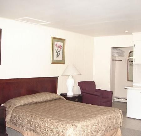 Swiss Motel Ривърхед Стая снимка